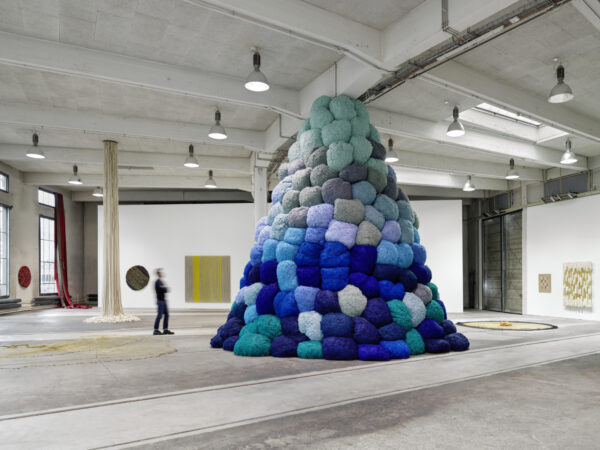 Sheila Hicks